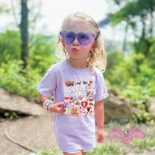 Love is all you need (kids Tees)
